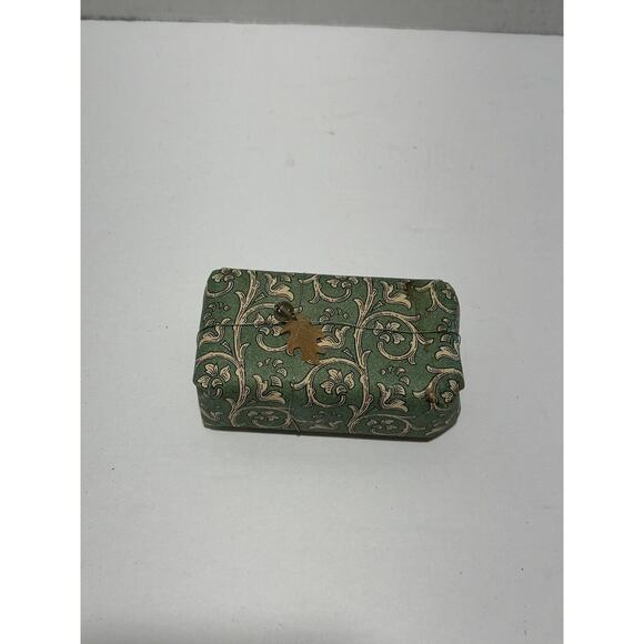 VINTAGE F21c Made In France Petit Formula Clove Mint Bar SOAP With Charm RARE - Picture 1 of 7